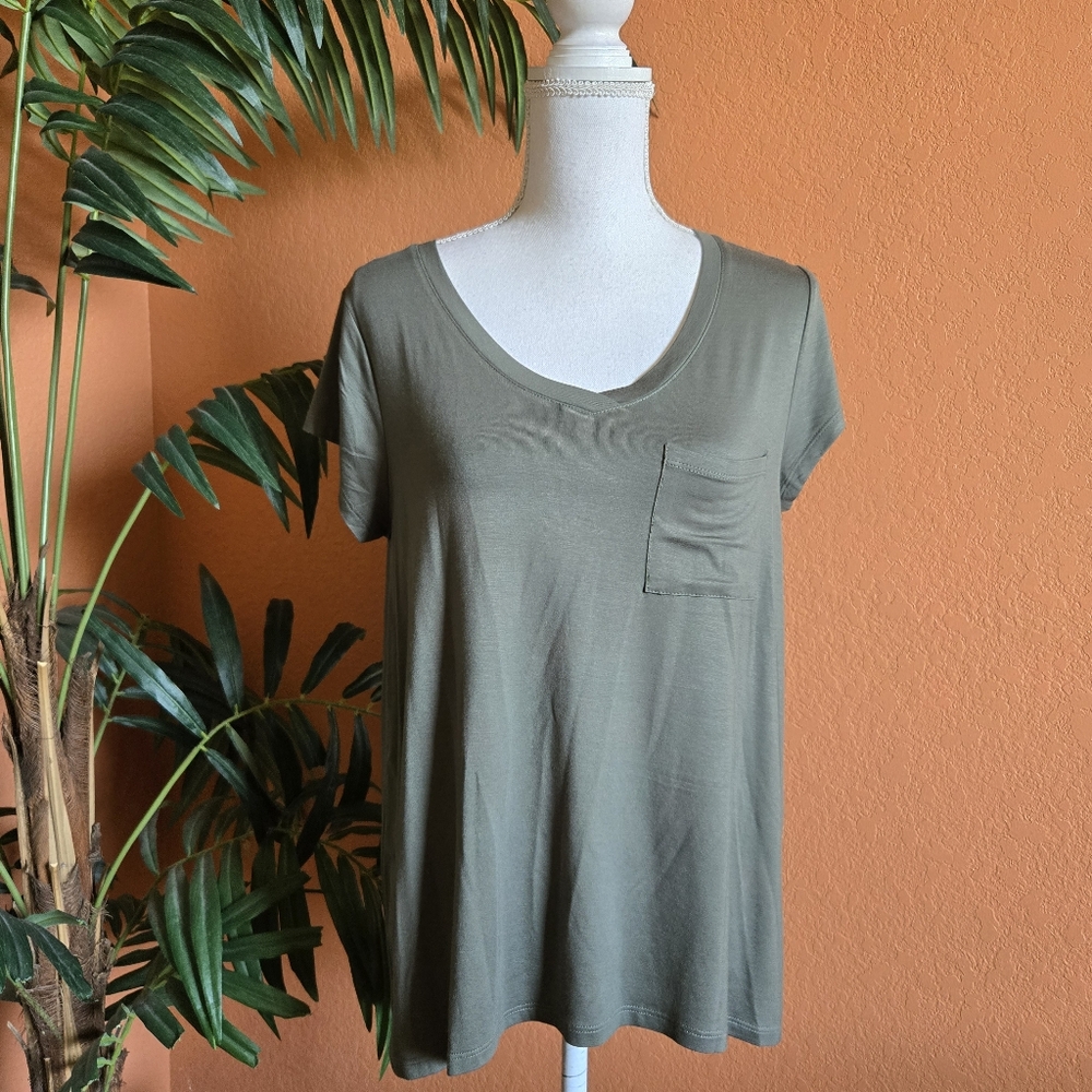 3/$25 Cable and Gauge Viscose Tee Shirt Short Sleeve Pocket Hunter Green Large